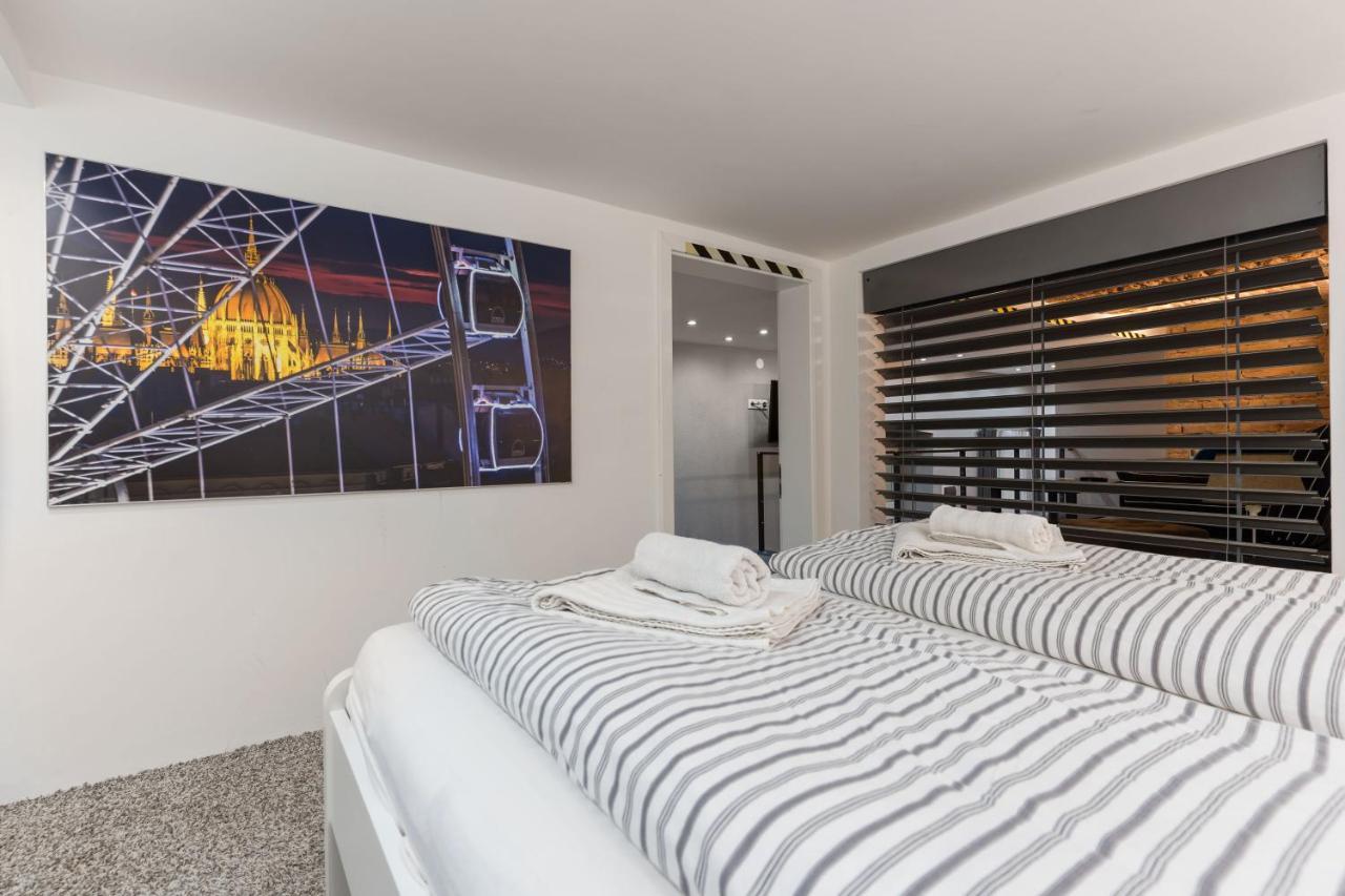 Z38 Downtown Loft Lägenhet Budapest Exteriör bild